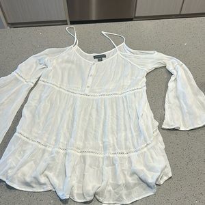 Kendall and Kylie flowy white bell sleeve blouse